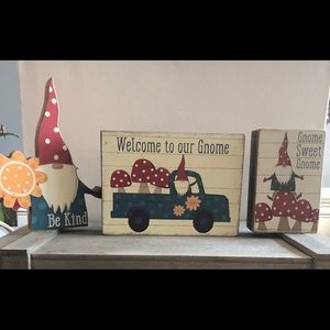 (3) WOODEN SPRING/GARDEN GNOMES SIGN